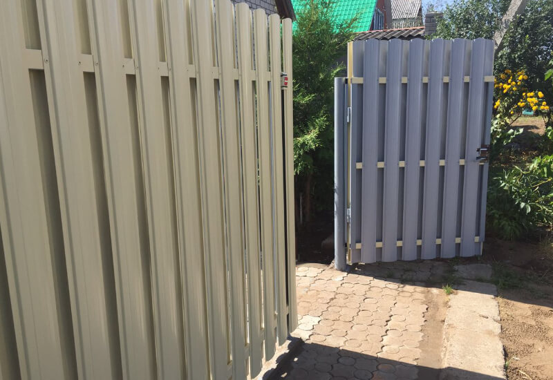 Забор из штакетника цвет RAL1014 бежевый сторона А и Б в Атырау фото 3