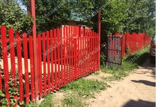 Забор евроштакетник горокой в Атырау цвет рубин